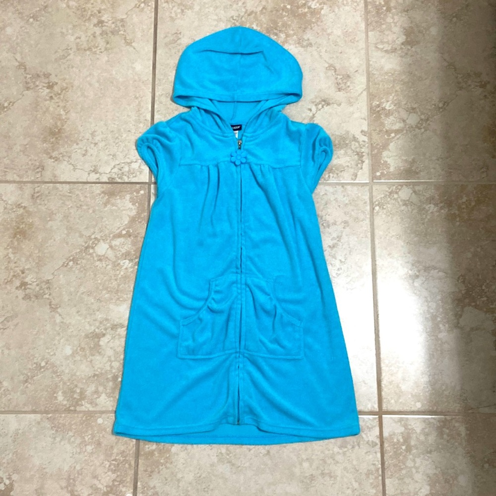 Towel zipped cover up